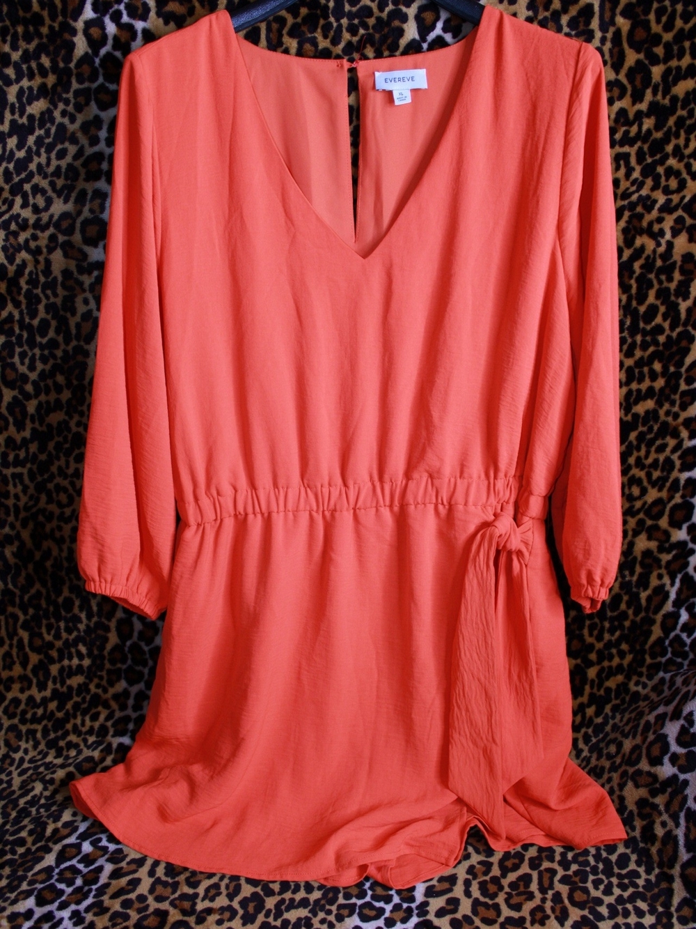 Evereve Brinley Coral V-Neck Tie-Waist Skort Romper
